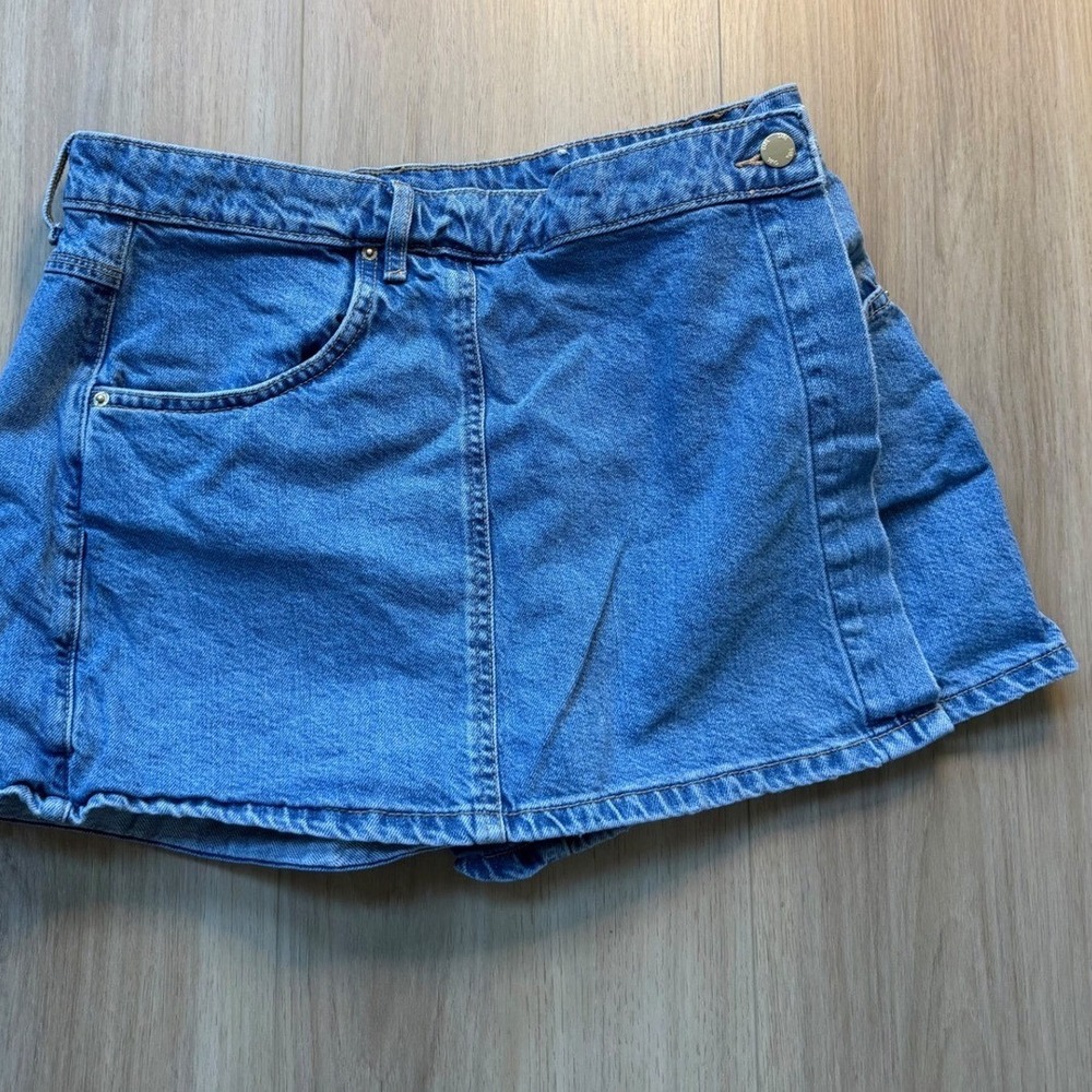 Zara Denim Skort Medium Wash Blue High Waisted Mini Skirt Shorts Size Large